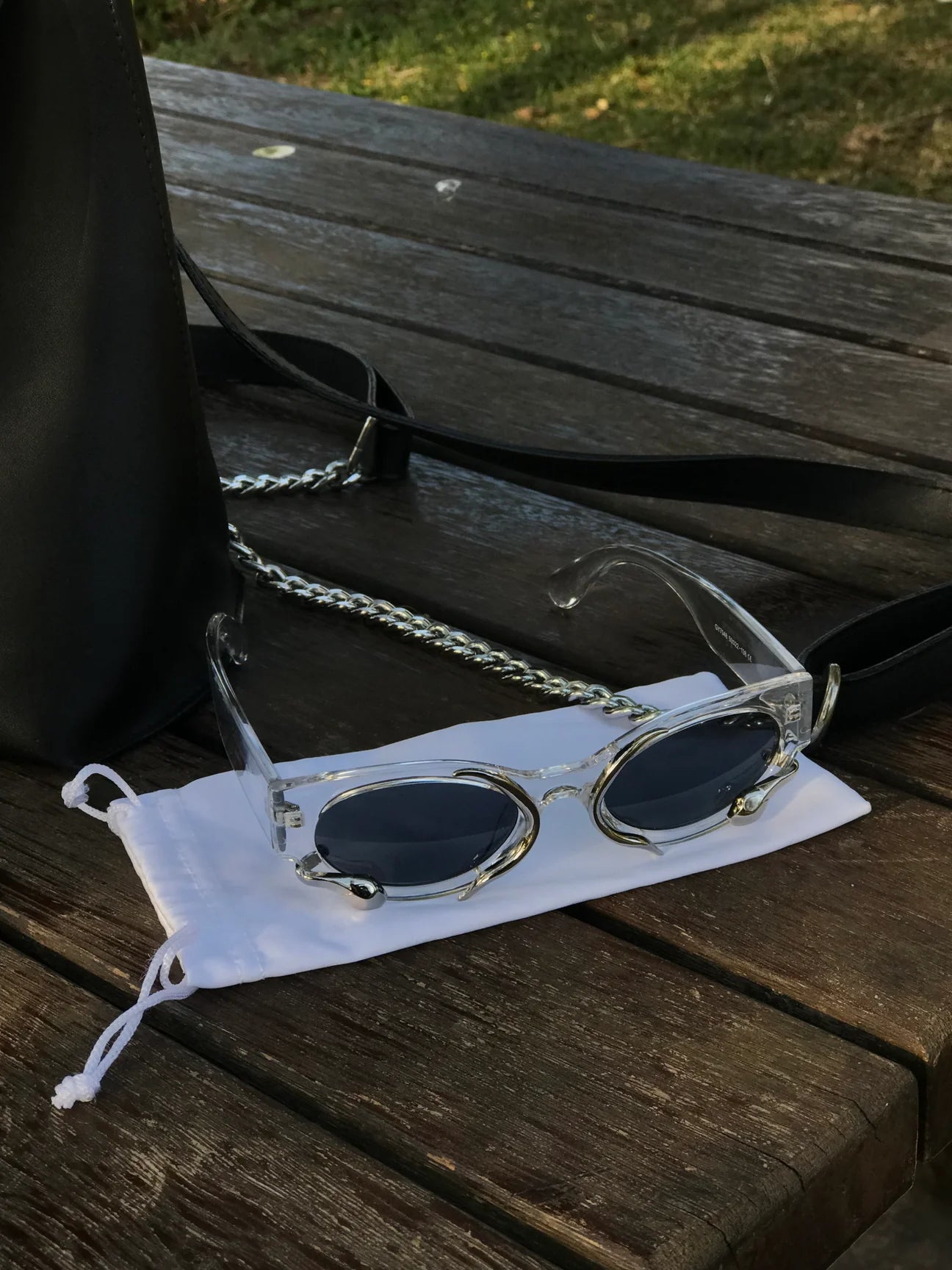 Naja Yılan Detaylı Şeffaf Güneş Gözlüğü